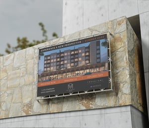 le market signage